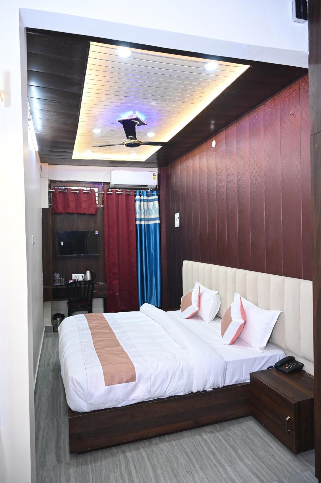 Sun High Stay Luxury Guest House 瓦拉纳西 外观 照片